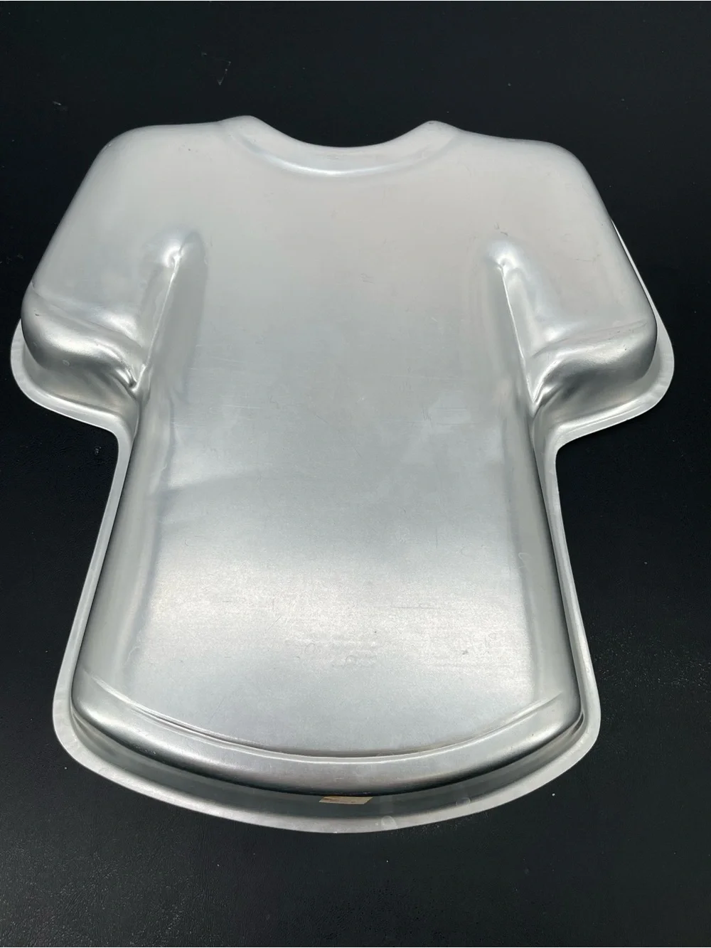Vintage 1979 Wilton Silver T-Shirt Cake Pan 502-5617